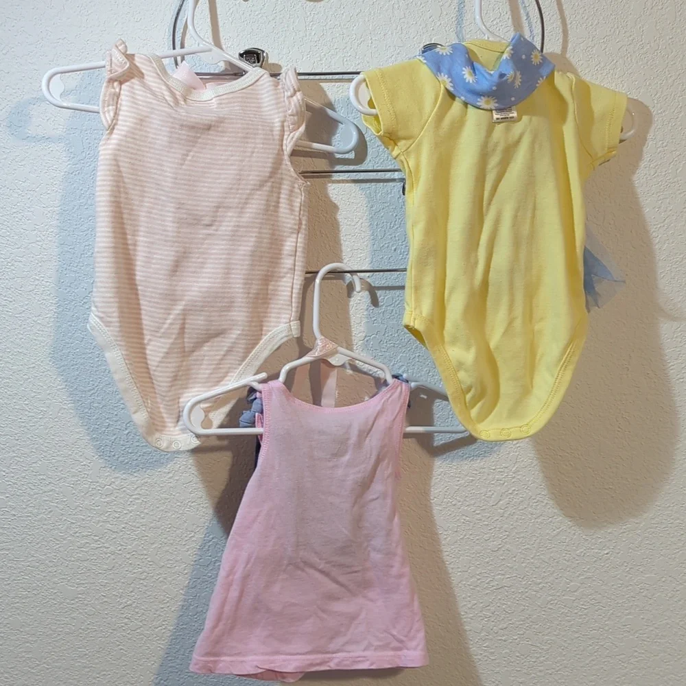 Baby Girl Outfits 9 Piece Lot 3 ea onesie bottoms bows all Matching 3-6 mo
